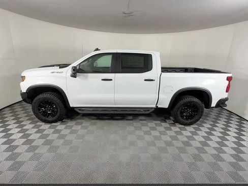 New 2026 Chevrolet Silverado 1500 ZR2 image 9