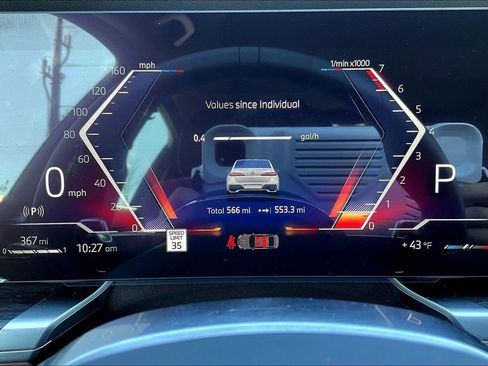 Used 2025 BMW 760i xDrive w/ Premium Package image 13