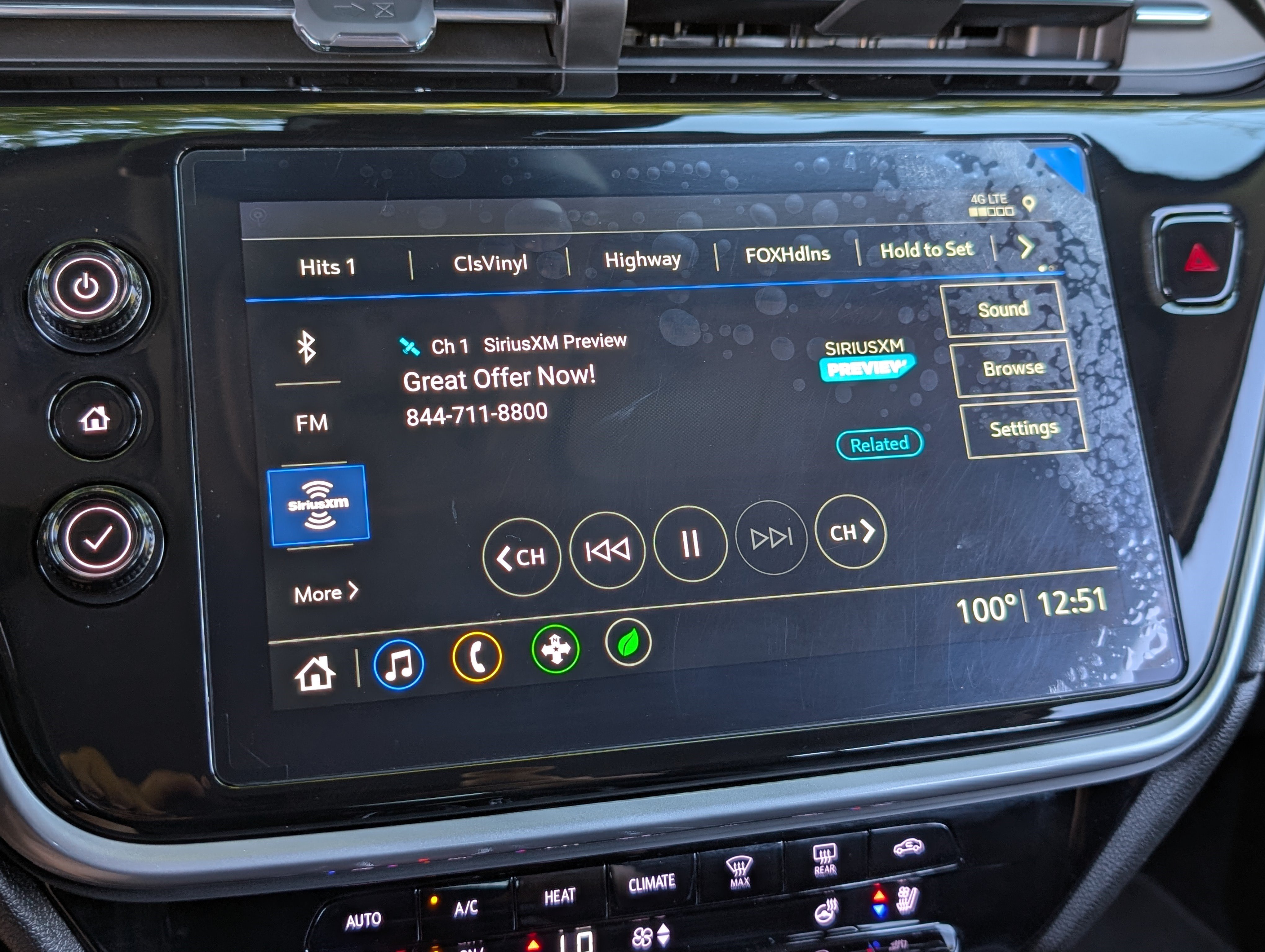 Used 2023 Chevrolet Bolt EUV LT w/ Convenience Package FWD image 28