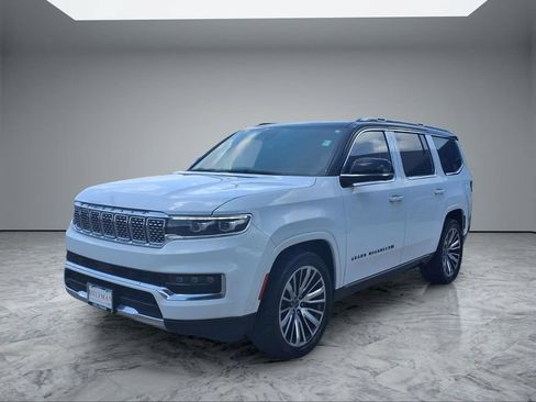 Used 2023 Jeep Grand Wagoneer Series III AWD/4WD image 3