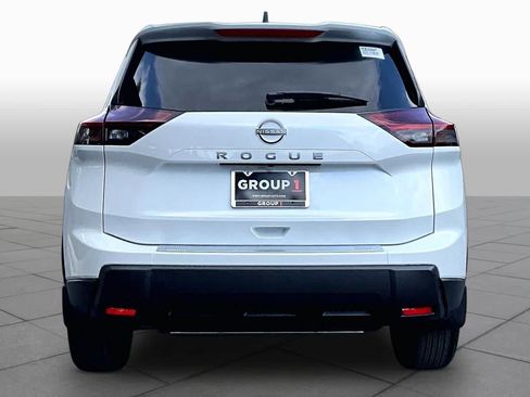 New 2026 Nissan Rogue SV FWD image 4