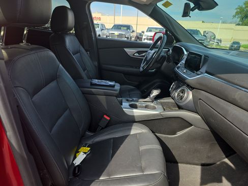 Used 2020 Chevrolet Blazer LT w/ Sound & Technology Package FWD image 8