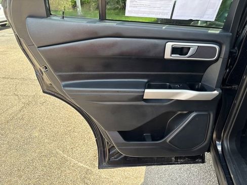 Used 2021 Ford Explorer XLT AWD/4WD image 22