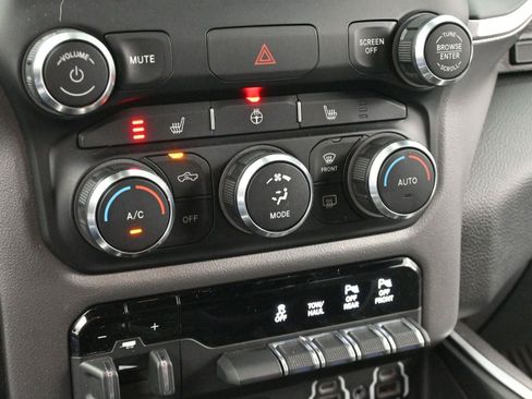Used 2020 RAM 1500 Big Horn AWD/4WD image 22