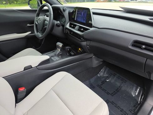Used 2024 Lexus UX 250h FWD w/ Premium Package image 9