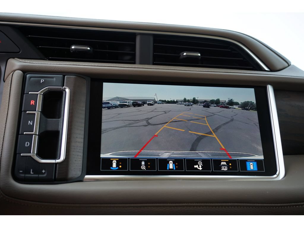 Used 2021 GMC Yukon XL Denali w/ Denali Premium Package AWD/4WD image 32
