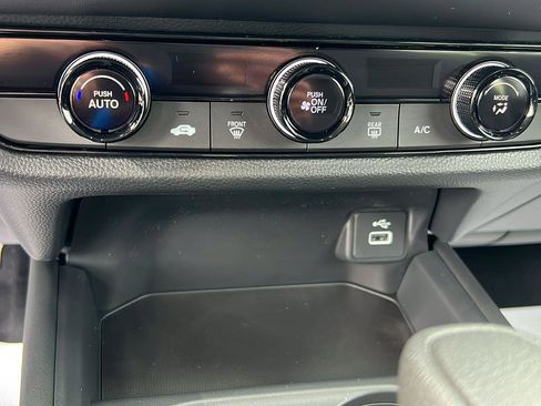 New 2025 Honda HR-V LX image 24