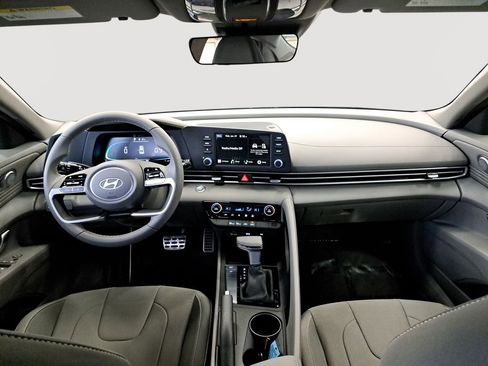 New 2025 Hyundai Elantra Sport image 19