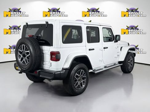 Used 2024 Jeep Wrangler Sahara AWD/4WD image 5