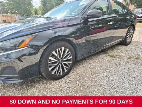 Used 2025 Nissan Altima 2.5 SV FWD image 1