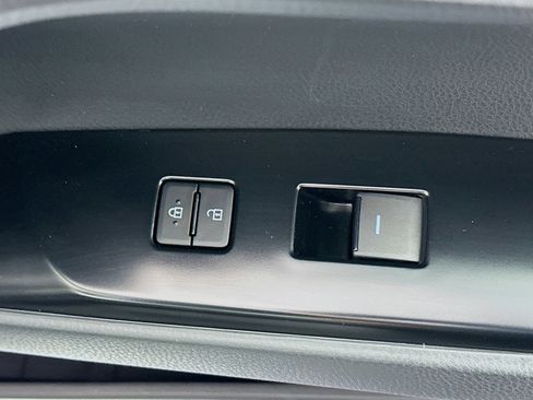 Used 2025 Toyota Camry LE image 27