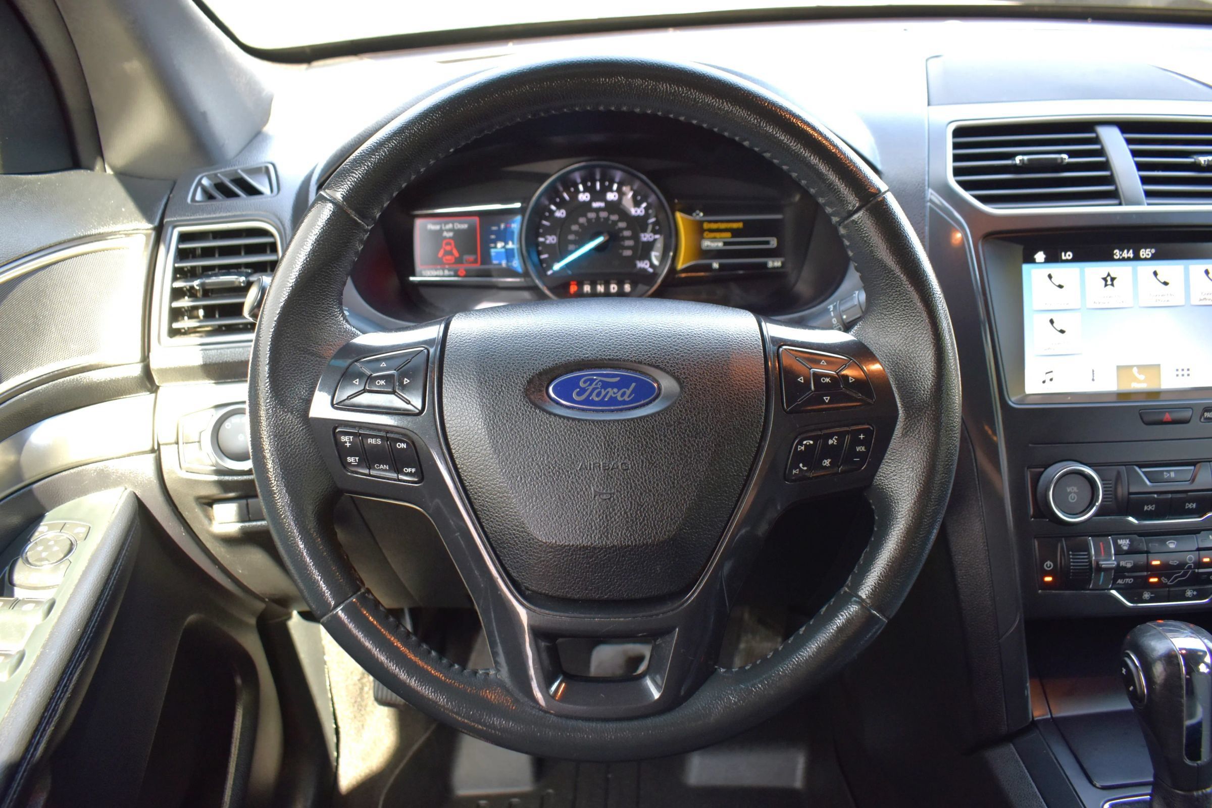 Used 2019 Ford Explorer XLT w/ Equipment Group 201A AWD/4WD image 14