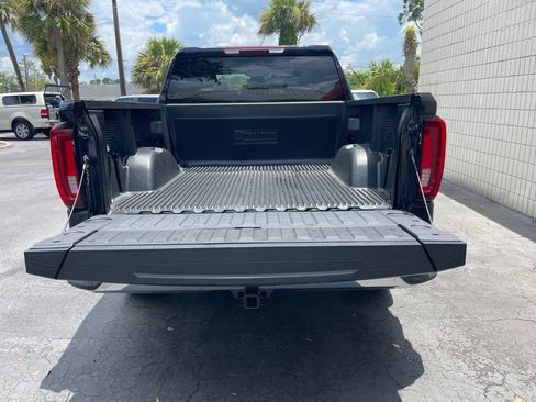 Used 2026 GMC Sierra 1500 SLT AWD/4WD image 5