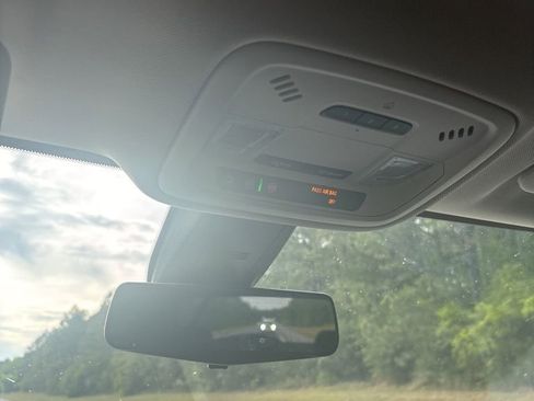 Used 2020 Chevrolet Traverse RS image 15