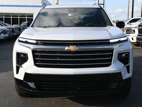 New 2026 Chevrolet Traverse High Country FWD image 3