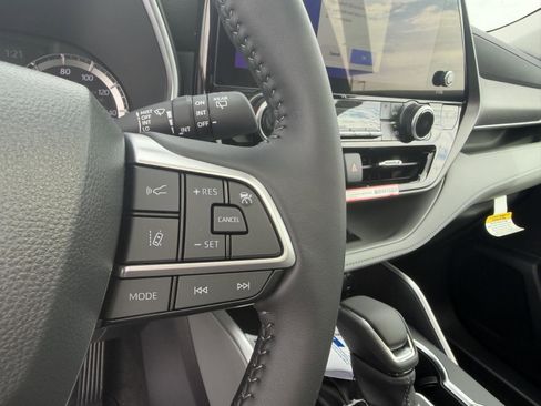 New 2026 Toyota Highlander XLE image 21