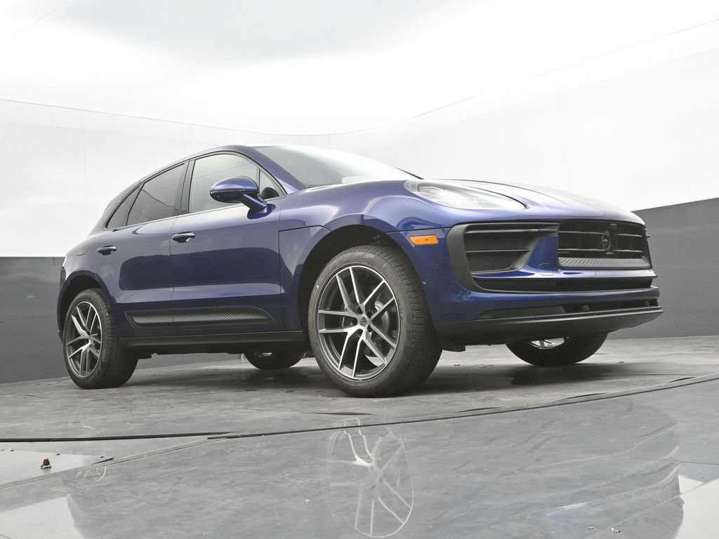 Certified 2026 Porsche Macan AWD/4WD image 40
