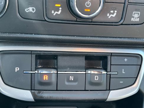 Used 2023 GMC Terrain SLT image 27