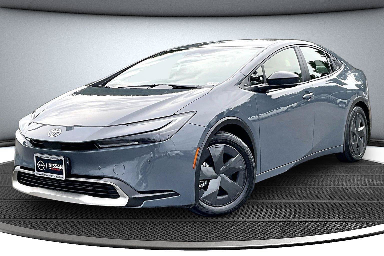 Used 2025 Toyota Prius Plug-In Hybrid FWD image 4