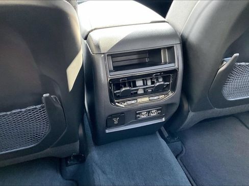Used 2023 Jeep Grand Cherokee Laredo w/ Luxury Tech Group I AWD/4WD image 30