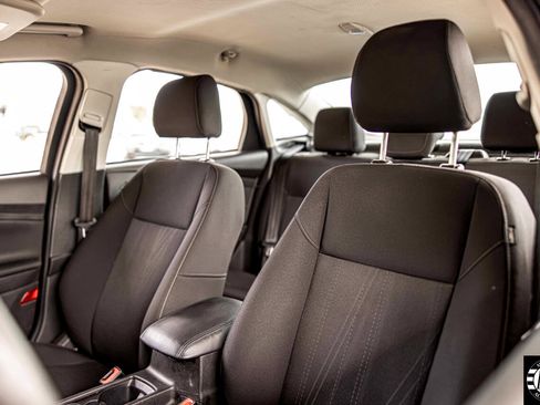 Used 2017 Ford Focus SE image 18