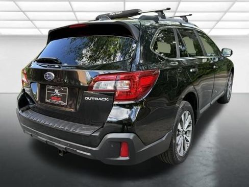 Used 2018 Subaru Outback 2.5i Touring AWD/4WD image 6