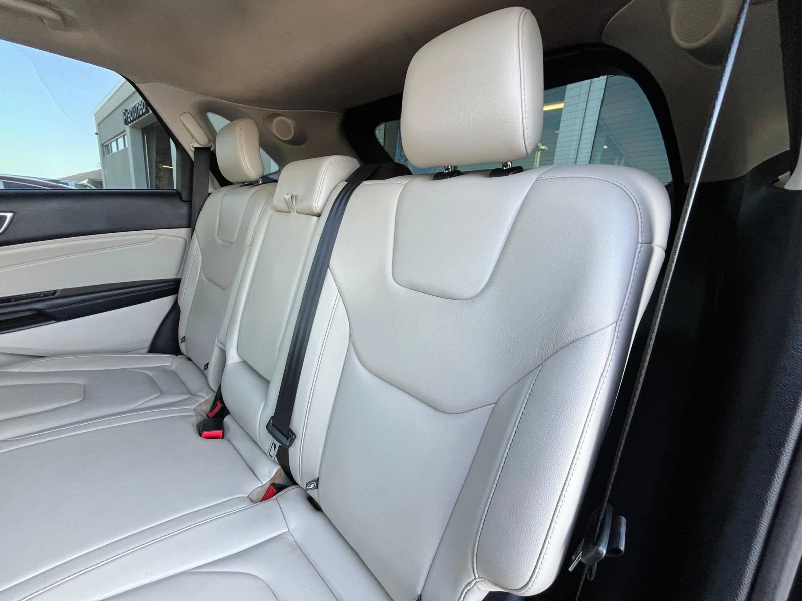 Used 2018 Ford Edge Titanium w/ Technology Package AWD/4WD image 33