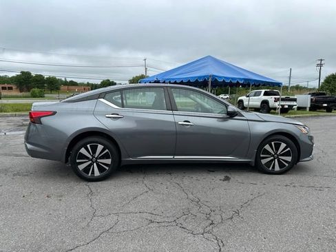 Used 2022 Nissan Altima 2.5 SV AWD/4WD image 6