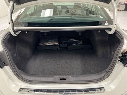 Used 2021 Nissan Altima 2.5 SR w/ SR Premium Package image 24