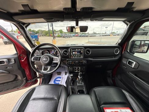 Used 2022 Jeep Wrangler Unlimited Sahara w/ Cold Weather Group AWD/4WD image 24
