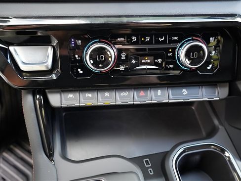 New 2026 GMC Sierra 1500 AT4 w/ AT4 Premium Package image 17