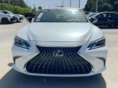 Certified 2024 Lexus ES 300h w/ Technology Package FWD image 2