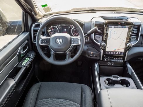 New 2026 RAM 3500 Big Horn AWD/4WD image 32