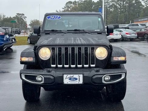 Used 2022 Jeep Gladiator Overland w/ Cold Weather Group image 8