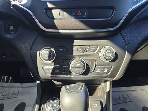 Used 2020 Jeep Cherokee Trailhawk w/ Trailer Tow Group image 28