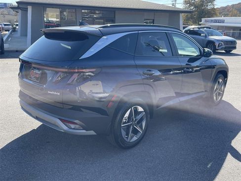 New 2025 Hyundai Tucson SEL image 3