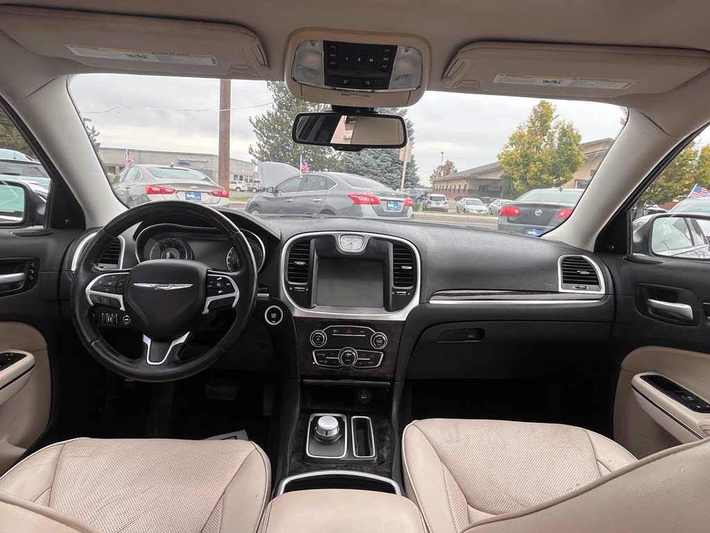 Used 2016 Chrysler 300 C RWD image 13