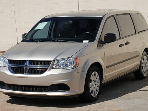 Used 2015 Dodge Grand Caravan American Value Package w/ UConnect Hands-Free Group FWD image 36