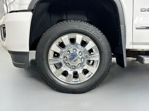Used 2019 GMC Sierra 2500 Denali w/ Duramax Plus Package image 32