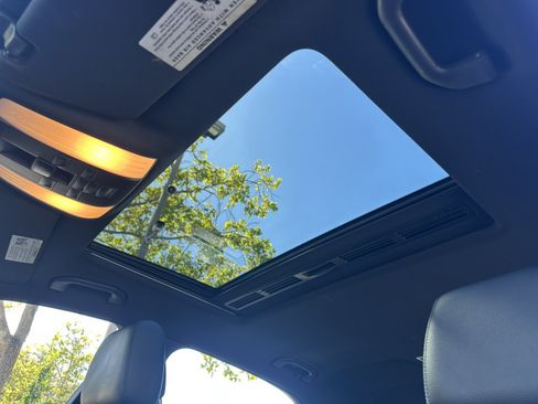 Used 2010 Mercedes-Benz E 350 Sedan image 25