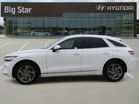 Used 2022 Genesis GV70 2.5T w/ Advanced Package AWD/4WD image 2