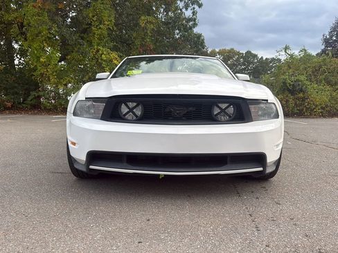 Used 2010 Ford Mustang GT Premium image 2