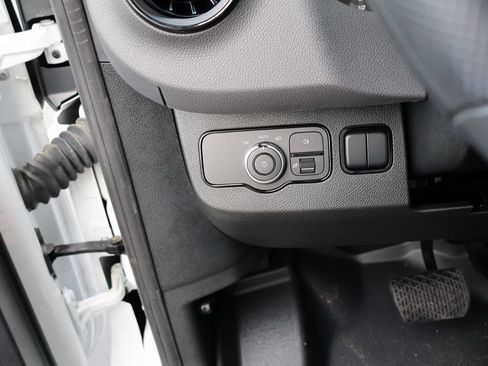Used 2025 Mercedes-Benz Sprinter 2500 image 37