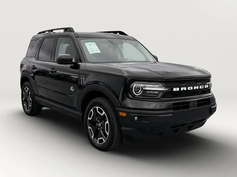 Used 2023 Ford Bronco Sport Outer Banks w/ Tech Package AWD/4WD image 1