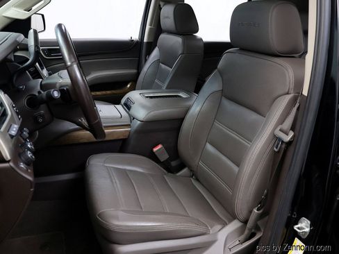 Used 2019 GMC Yukon XL Denali AWD/4WD image 10
