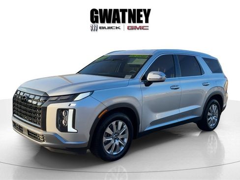 Used 2023 Hyundai Palisade SEL image 2