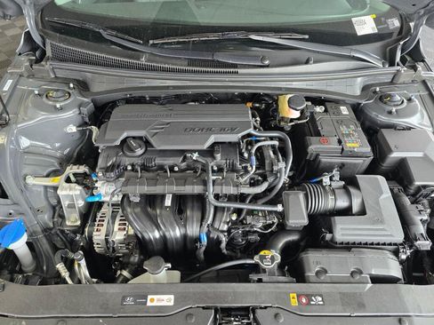 New 2026 Hyundai Elantra Limited FWD image 11