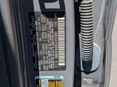 Used 2025 Hyundai Kona SEL FWD image 34