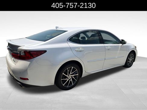 Used 2016 Lexus ES 350 w/ Luxury Package w/Wood Trim FWD image 5