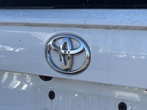 Certified 2025 Toyota RAV4 LE AWD/4WD image 4